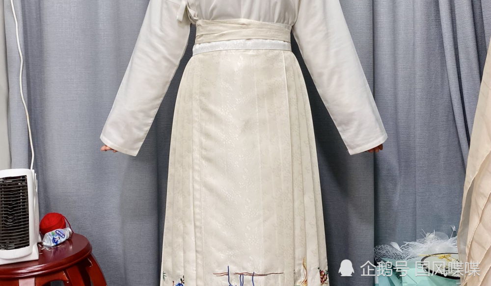 一片式汉服马面裙怎么穿不掉?超简单穿法视频/图片讲解