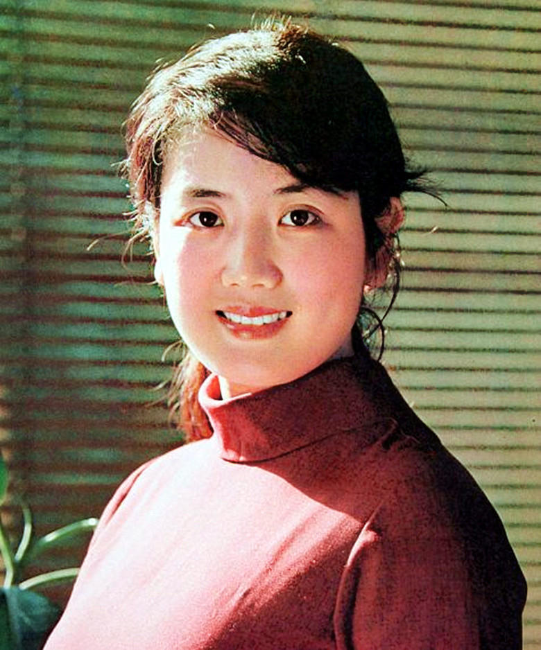 影后李秀明:80年代最红女星,刘晓庆给她当配角,40岁成亿万富婆_腾讯