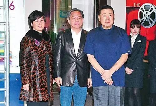 刘銮雄弟弟状告百亿富商!曾追亚姐送千万豪宅,现拿不