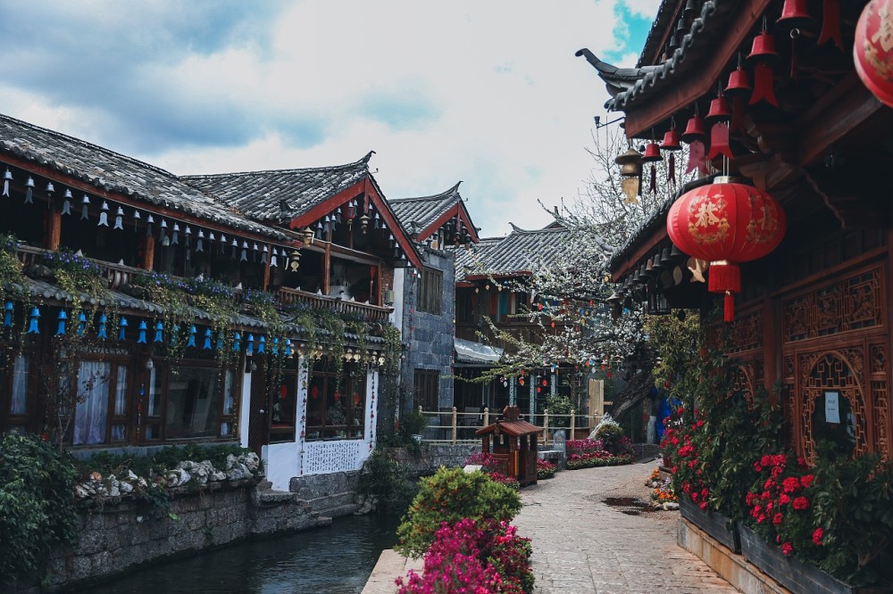 点亮你心中的光散步丽江古城看最美风景
