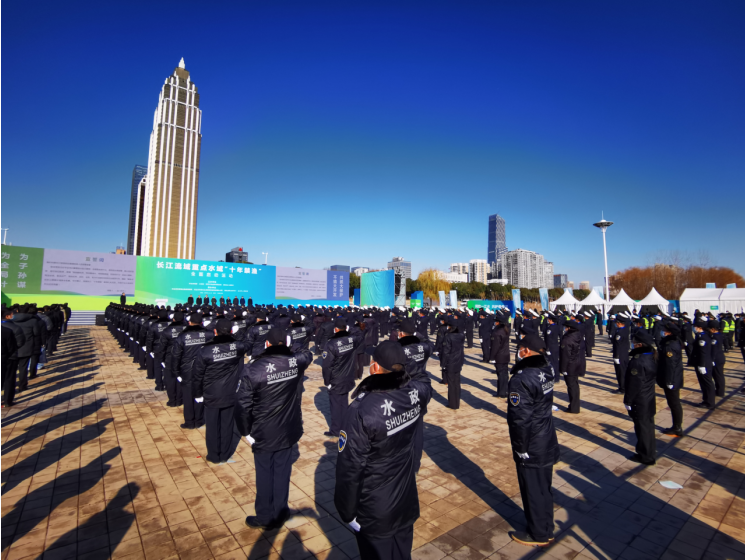 武汉市公安局水上分局治安大队教导员 曾键"我们将和渔政,市场部门