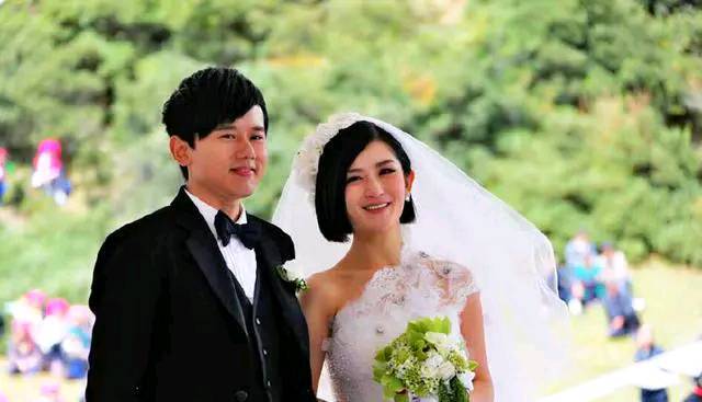 谢娜正式发文宣布和张杰离婚,张杰做这事公开辟谣