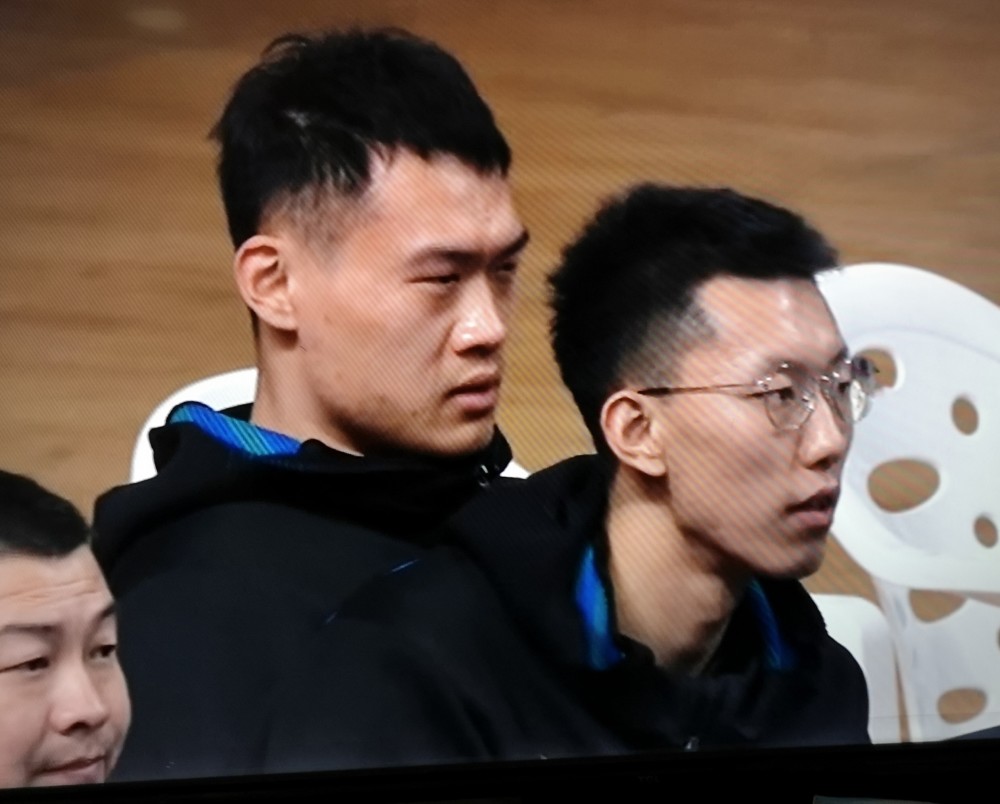 好久不见!山东名宿吴轲新年亮相,给青岛男篮一个"神助攻"
