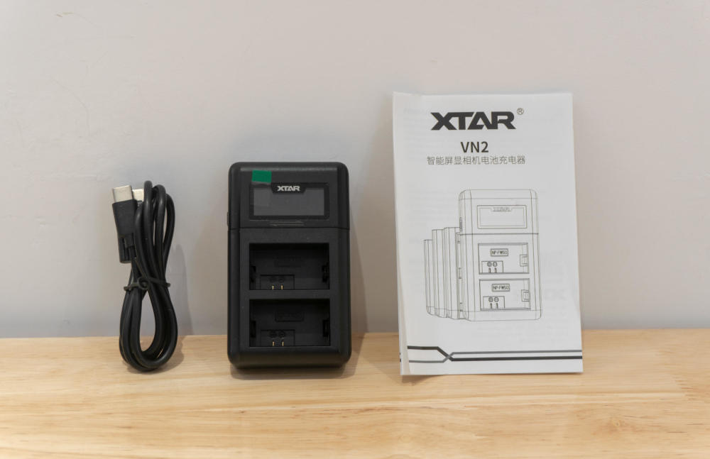 通吃索尼和佳能,带屏幕显示的xtar vn2智能充电器体验