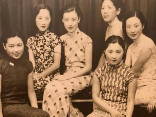 她是民国绝美名媛两位干妈都名声显赫为躲避日本军官追求闪婚