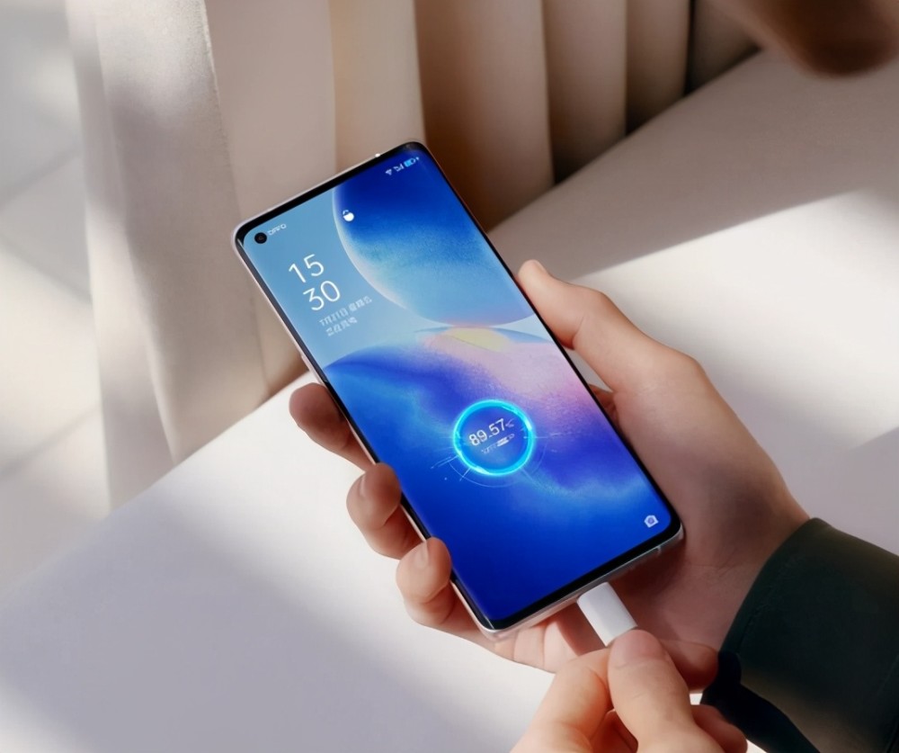 opporeno5pro 和华为nova8pro相比,哪款更值得购买?