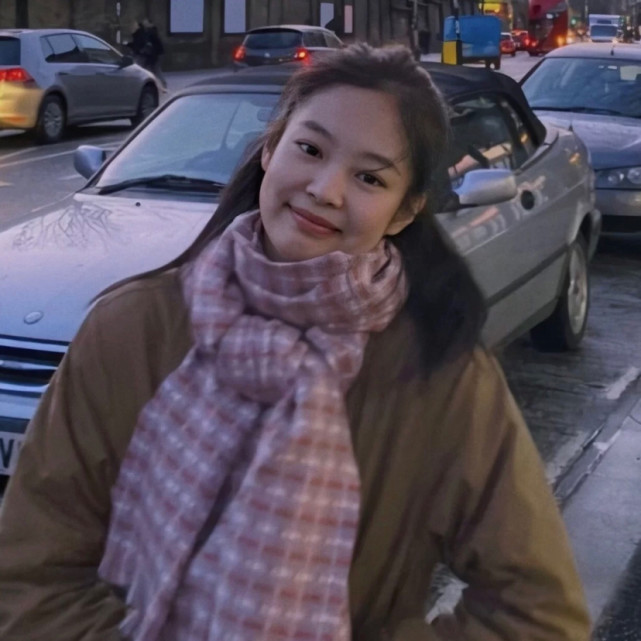 blackpinkjennie冬天要换上暖暖的妮妮的头像啊