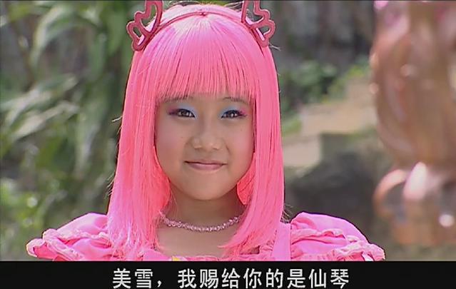 巴啦啦小魔仙的五道问题,你知道黑魔仙小月的头发是哪里剪的吗?