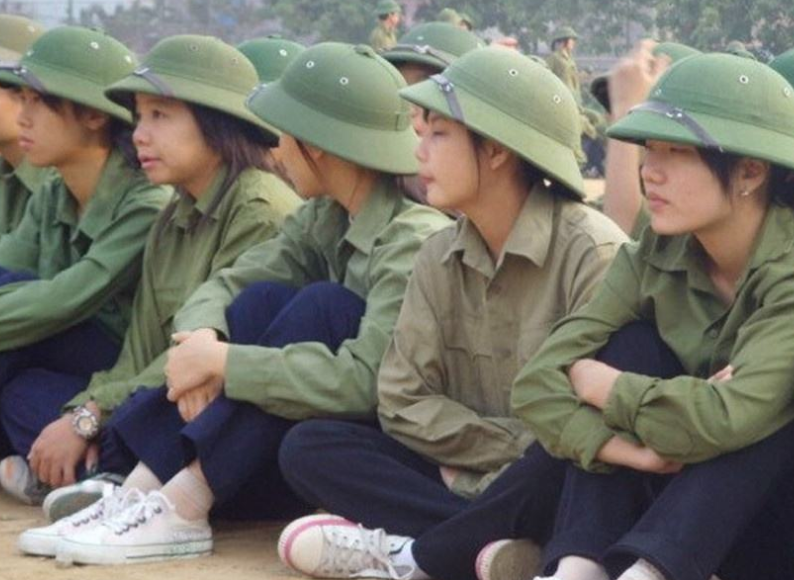 长得太帅是罪过士兵被越南女兵掳走13年回国后就说了5个字