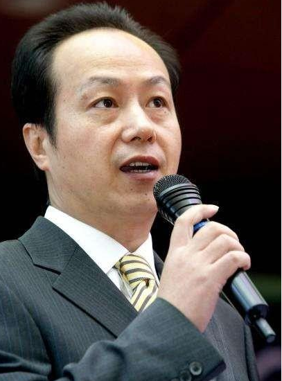 央视主持人罗京逝世11年妻子改嫁富商他的墓地却有个怪相