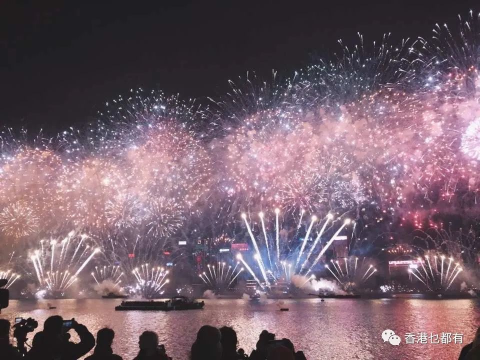 2021跨年夜倒计时,跨年倒计时 2021香港跨年烟花倒数,换一种打开方式