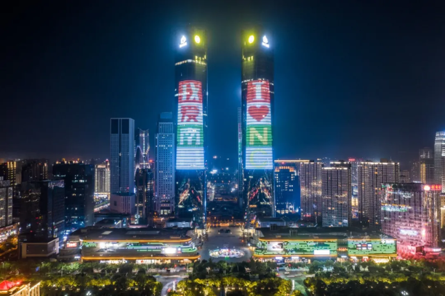 非常浪漫~ 南昌绿地中心303观光厅 设于绿地中央广场双子塔a1栋60层