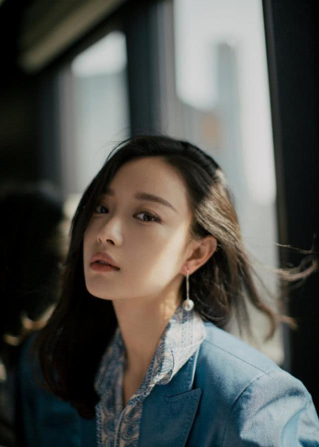 32岁的倪妮,花10年自救已成功一半,只因报恩张艺谋被
