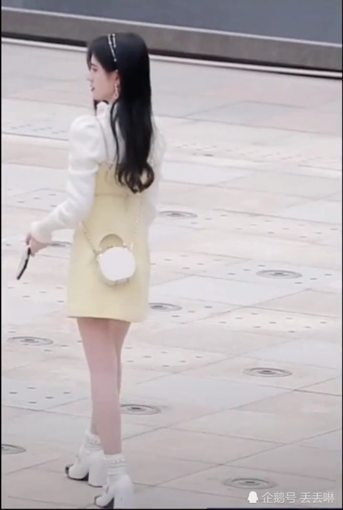 鞠婧祎背影,太好看了.