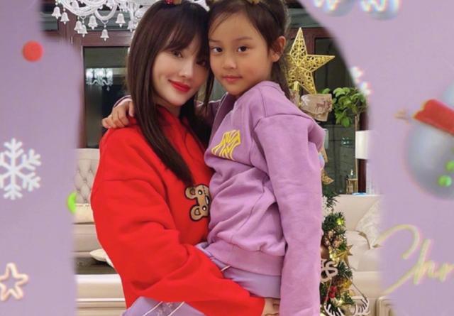 贾乃亮女儿堪称整容式长大,曾经被嘲是女汉子,如今9岁成女团脸