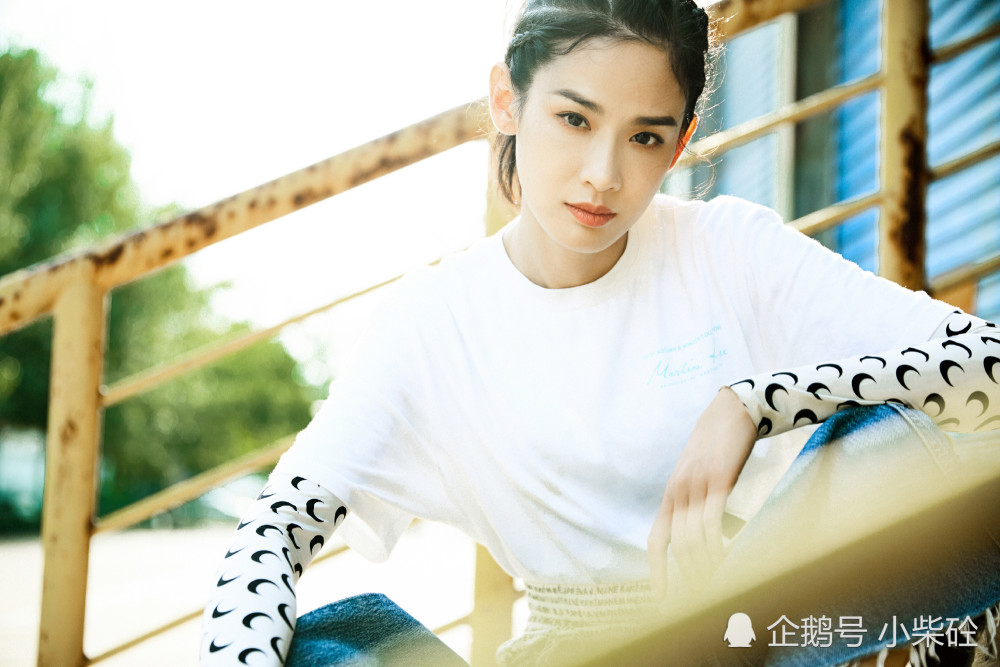 大人物中的小人物"屈菁菁"