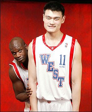 姚明当过nba第一中锋吗?巅峰赛季的姚明究竟属于什么地位?