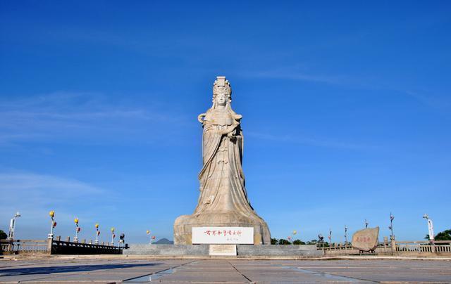 全国最高妈祖石像所在地—凤山妈祖庙汕尾市地处南海之滨,有着悠久