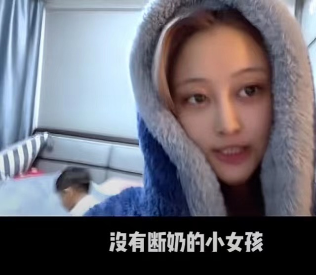 "美琪"去世前居住豪宅曝光,鞋包堆了三面墙,现四只狗