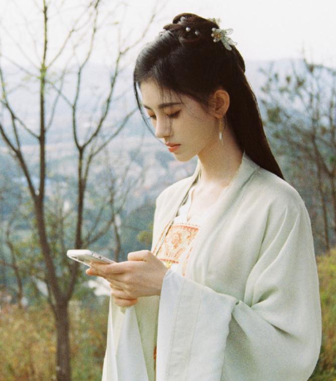 终于等到鞠婧祎换妆容!《慕南枝》新造型公开,可算脱离"半永久"!