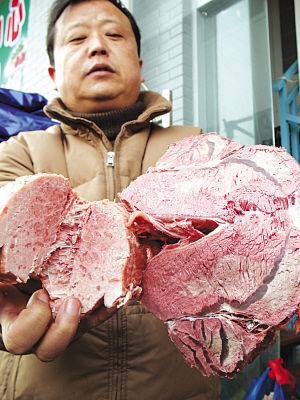 "假牛肉"是怎样做出来的?暗访加工过程后,网友忍不住破口大骂