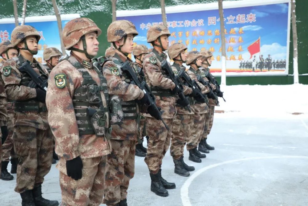 实际行动 矢志精武强能 ▌作者丨胡铮,陈少杰,祝国栋 乌鲁木齐警备区