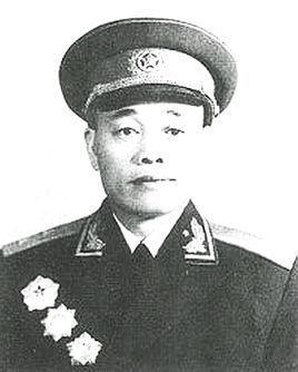 中将丁秋生(1913—1995:满族,湖南湘乡人,1955年授衔时任浙江军区副