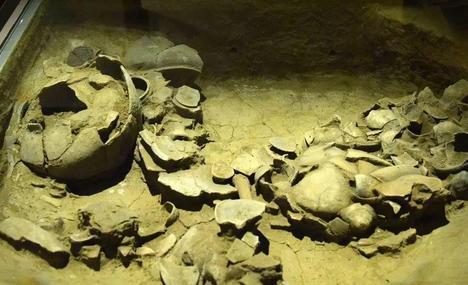 四川发现一墓葬,陪葬品有点特别,证明了一段历史