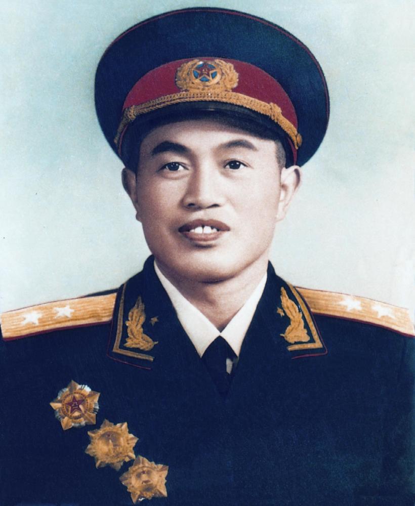 1955年,"皮有功,少晋中",本该授少将军衔的皮定均,被授予中将军衔.