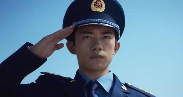 千玺空军招飞宣传片曝光携手吴京尽显军人风采正义感爆棚超燃