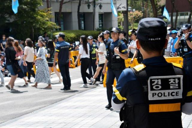 韩国16个月女童遭养父母虐死,警方相关人员此前未作回应,遭猛烈批评