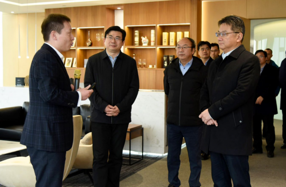 区领导乔俊杰,封毅,季晓东,樊烨参与调研