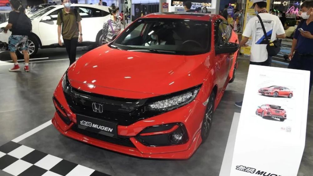 能下赛道能买菜,2021款本田思域hatchback(两厢版)