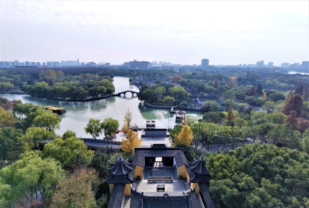 俯瞰嘉兴南湖五彩斑斓的景致装扮出别样的南湖风景