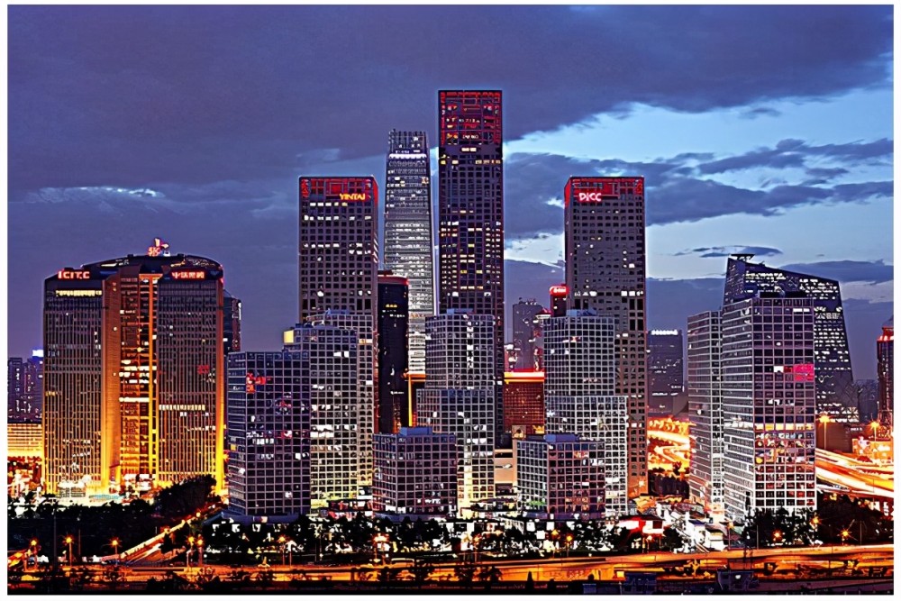如果要评选最能代表中国的城市,那么北京和上海绝对可以收获最多的票