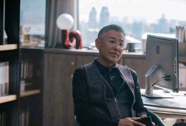 《流金岁月》近日热播,陈道明与人物原型违和,演技疑似被高估!