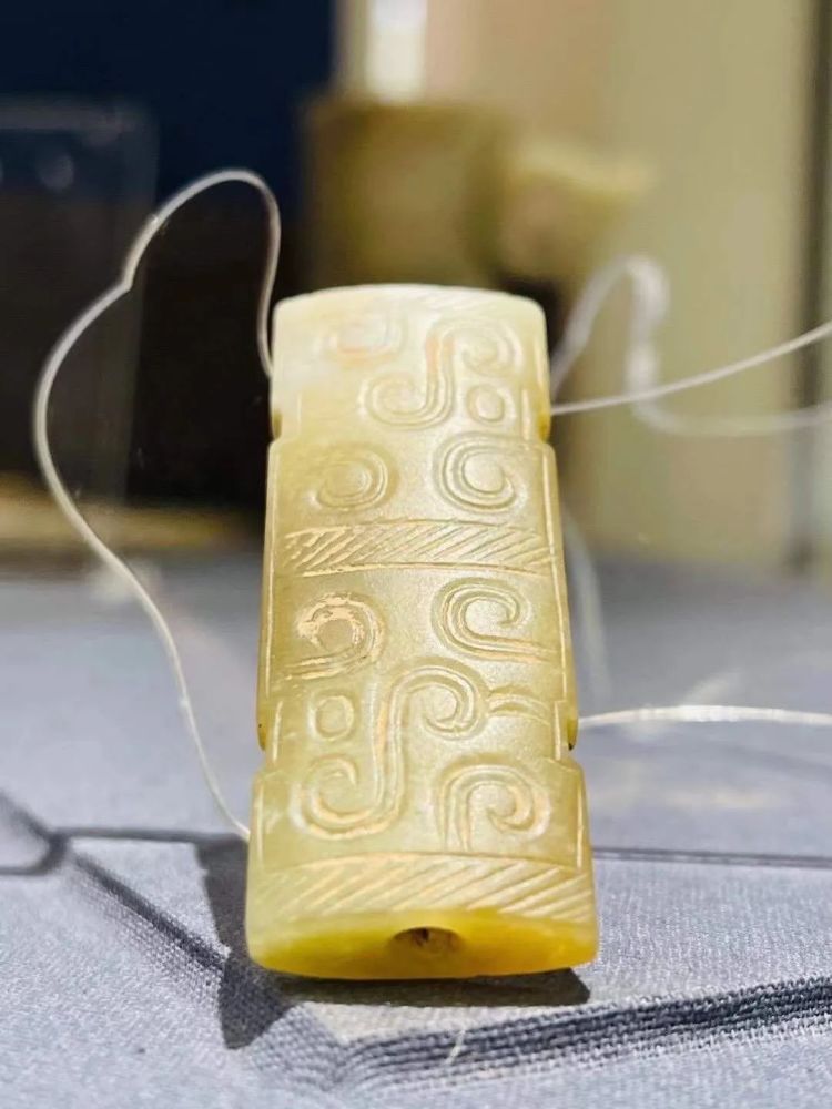 贵族系佩饰古玉勒子是古玉中最为持久佩饰