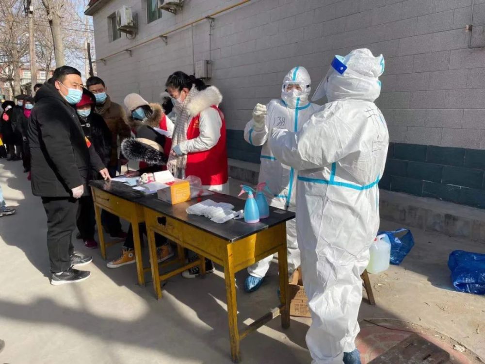 1月5日晚,石家庄市举行了首场新冠肺炎疫情防控工作新闻发布会,通报