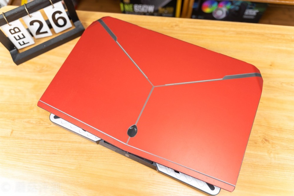 待机温度猛降十几℃,超频三冰斧pc-5rgb笔记本散热器