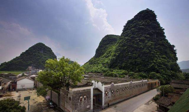 李宗仁故居和官邸照:建在风水宝地上,图11李宗仁和夫人的龙凤床