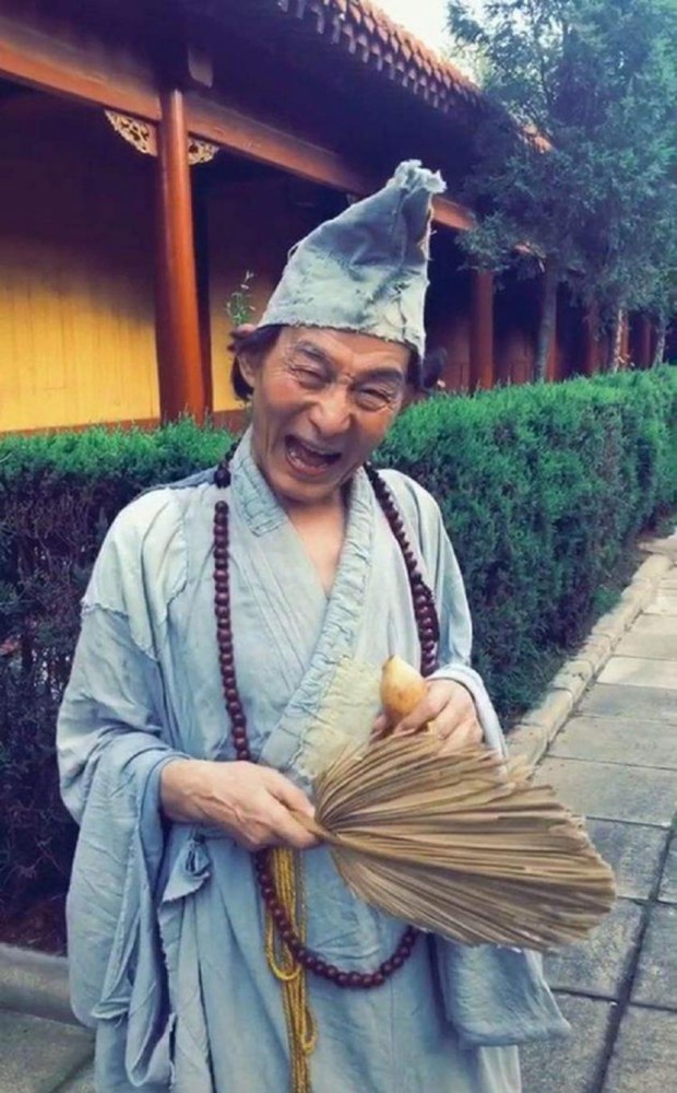 演技精湛,但却一直没有接到好的角色,直到《济公》的剧组找到游本昌