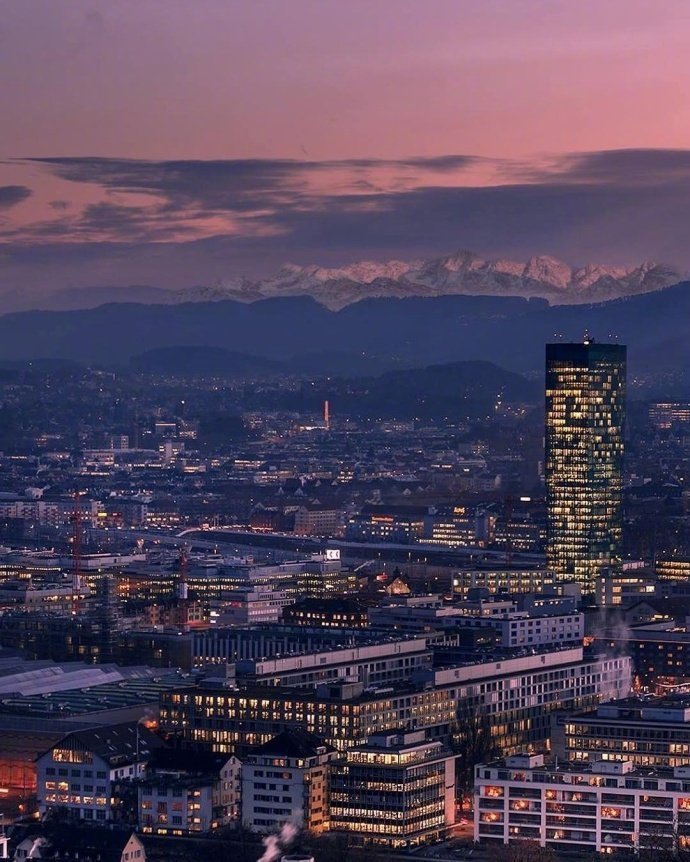 瑞士最大城市苏黎世夜景