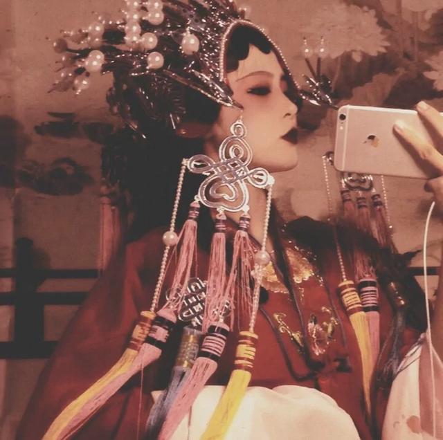 关于戏子的唯美古风句子,戏如人生,人生亦如梦!