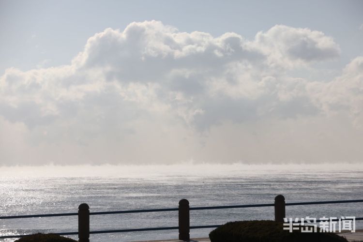 据了解,这是在极寒天气中才会出现的"海浩"奇观