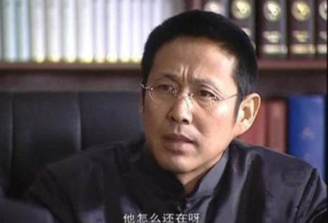 拍完《黑洞》19年后,陈道明再次出演霸道总裁,一秒就