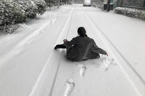 雪天路滑存隐患,摔伤后该怎么办?