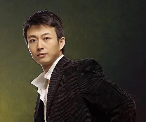 47岁袁立近照臃肿,弃豪门3婚嫁穷诗人,坦言老外不如中国男人