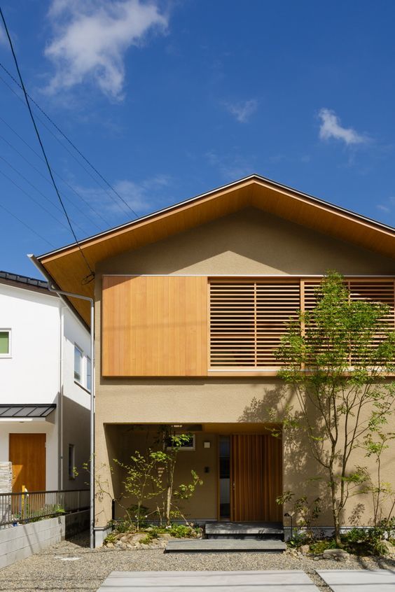 同样是自建房,为什么日本的房子,家家屋檐的标准是要延长90cm?