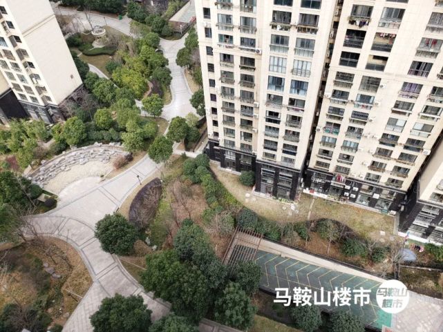 上个月底,位于欧尚商圈内的和泰国际花园这套高价成交房源震惊了不少