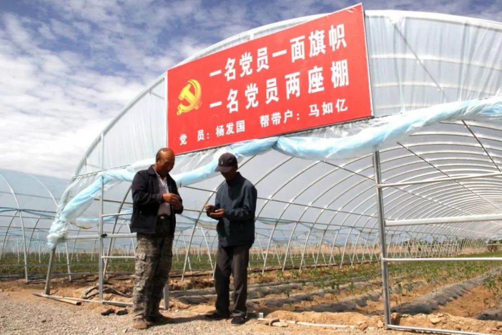 贫困人口7项退出指标_贫困山区的孩子图片(3)